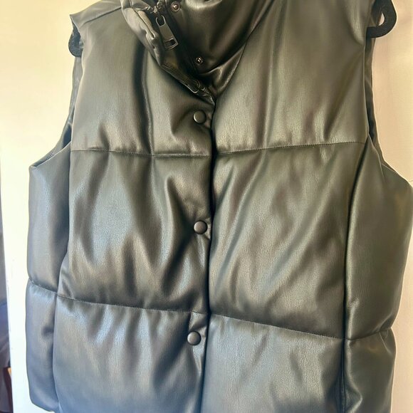 Calvin Klein Black Puffer Vest Size L - Picture 3 of 6